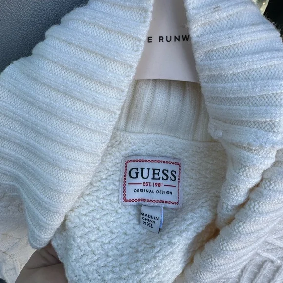 Like New Guess White Chunky Knit Turtleneck Sweater - Picture 3 of 3